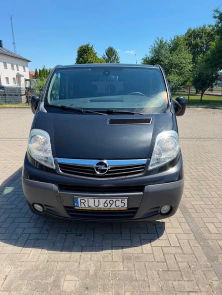 Bus do 8 osób z kierowcą — Jola Taxi ma coś dla Was! Koniec z rozdzielaniem grupy